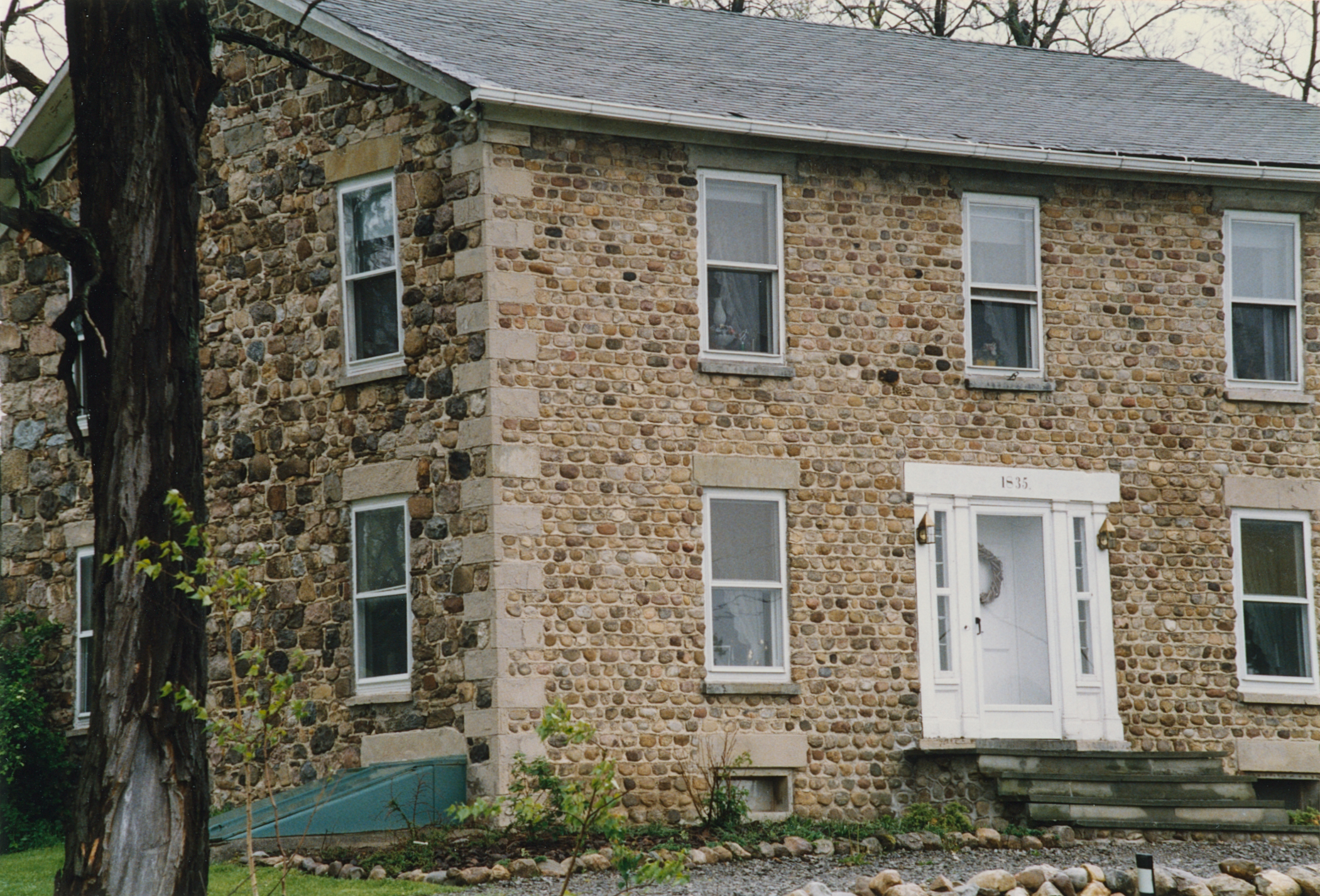 Mid-1 853 E Bethany Rd 1